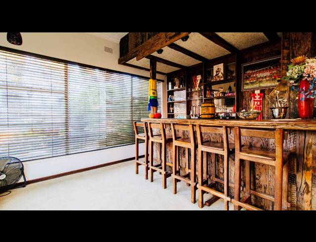 5 BEDROOM FREEHOLD FOR SALE IN BRACKENHURST